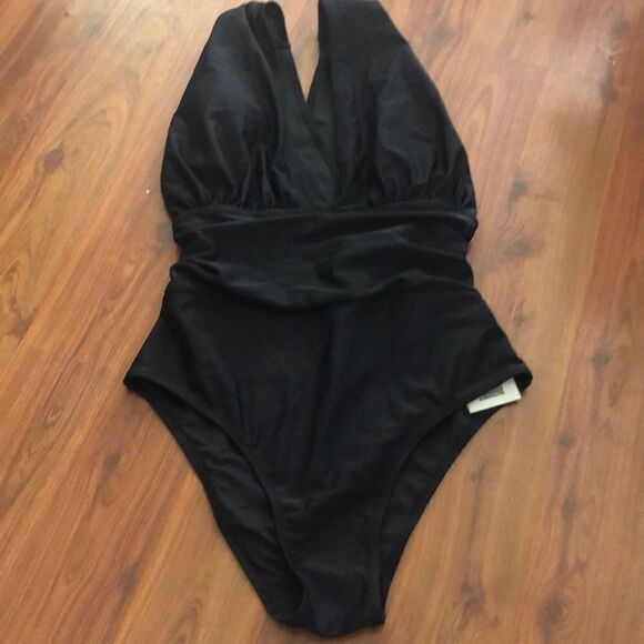 NWT Cupshe Black one piece chic, elegant low-cut, bathing suit, swimsuit size S - Picture 1 of 4